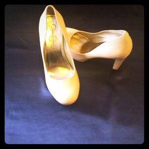 Round toe /nude /Jessica Simpson heels